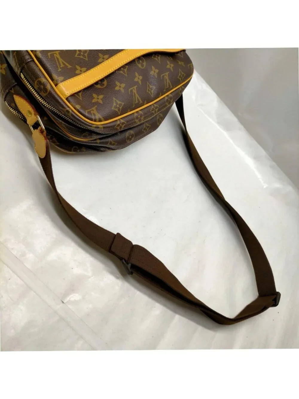 Authentic Louis Vuitton Reporter PM Monogram Canvas Crossbody Messenger Bag